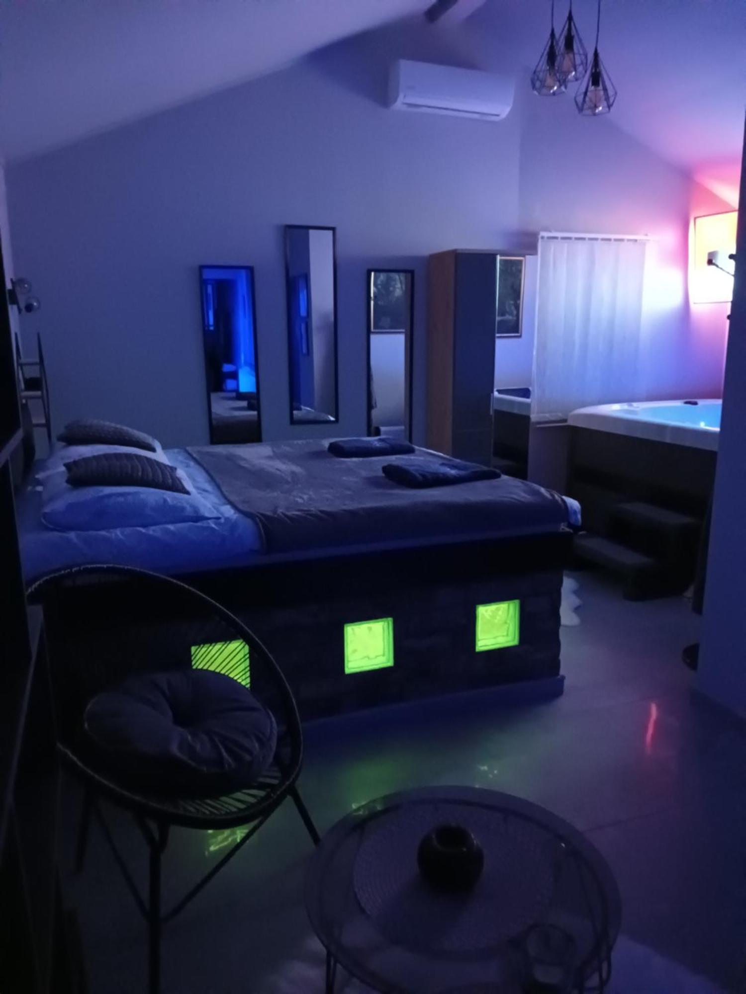Apartments Bakine Carolije Karanac Экстерьер фото
